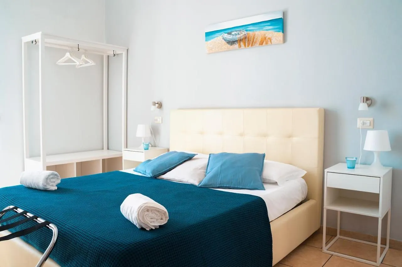 *** Bed & Breakfast Vico 22 Rooms Napoli Italy