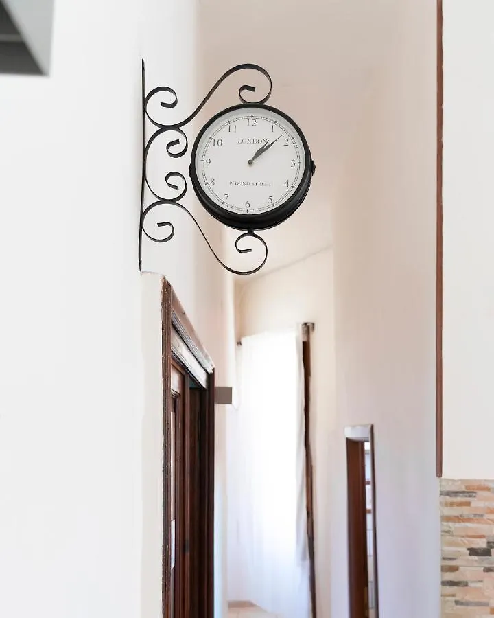 Vico 22 Rooms Napoli 3*, Naples