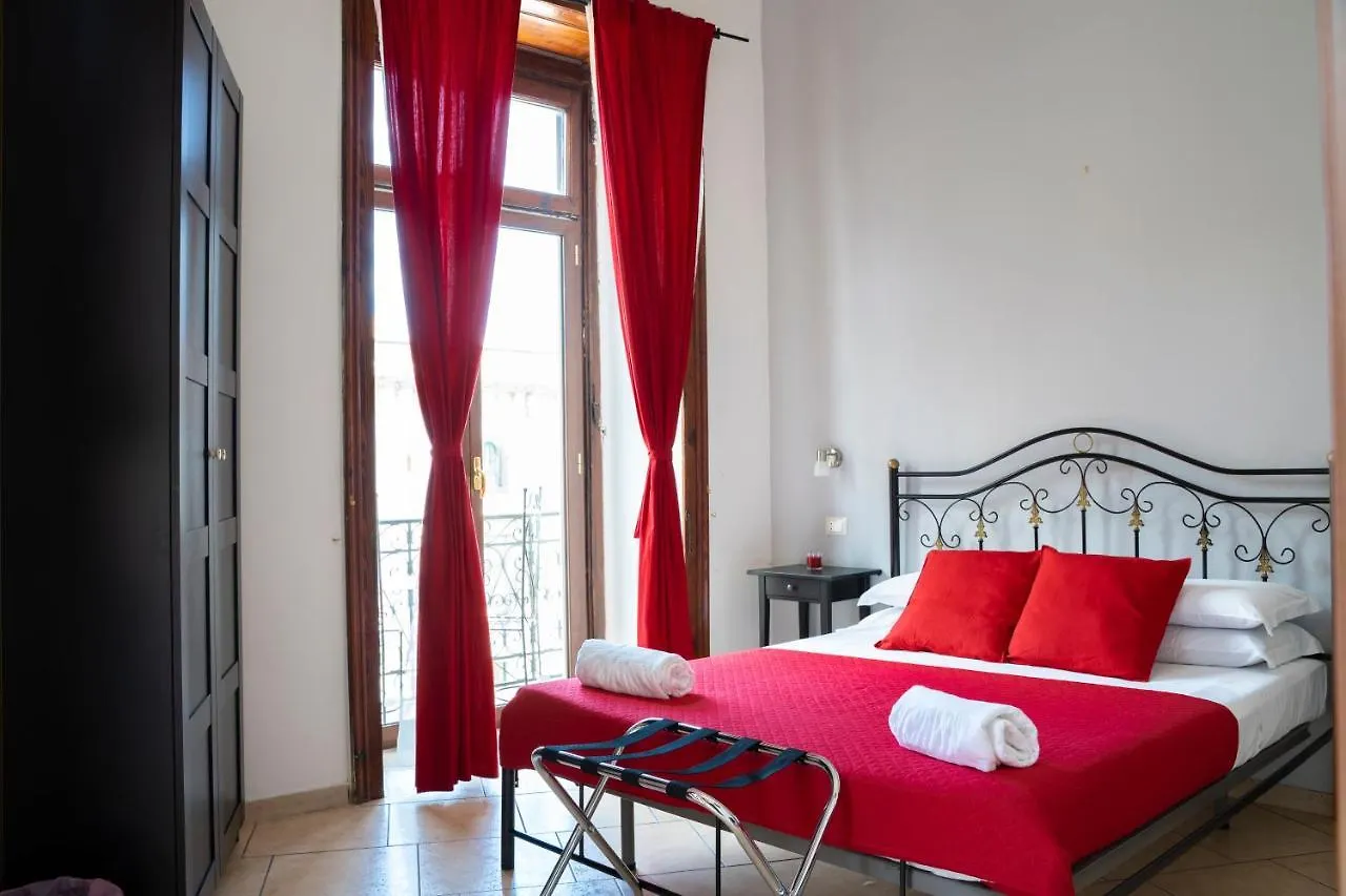 Vico 22 Rooms Napoli Italy