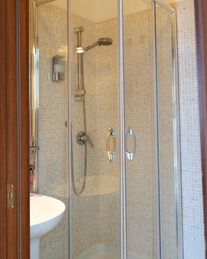 Vico 22 Rooms Napoli 3*, Naples Italy